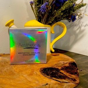 Highlighter by aesthetics